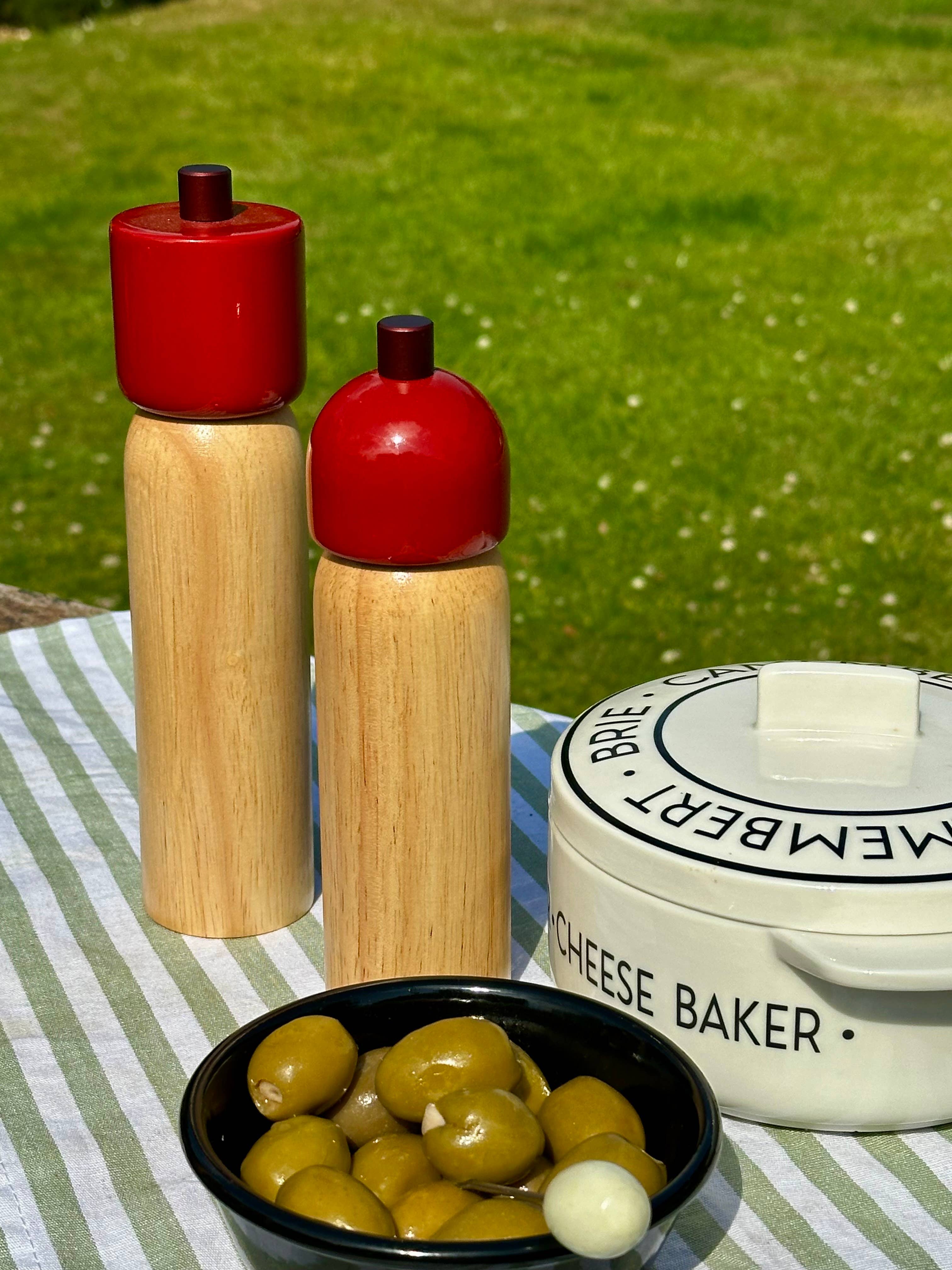 Salt & Pepper Grinder - Red & Red: Large
