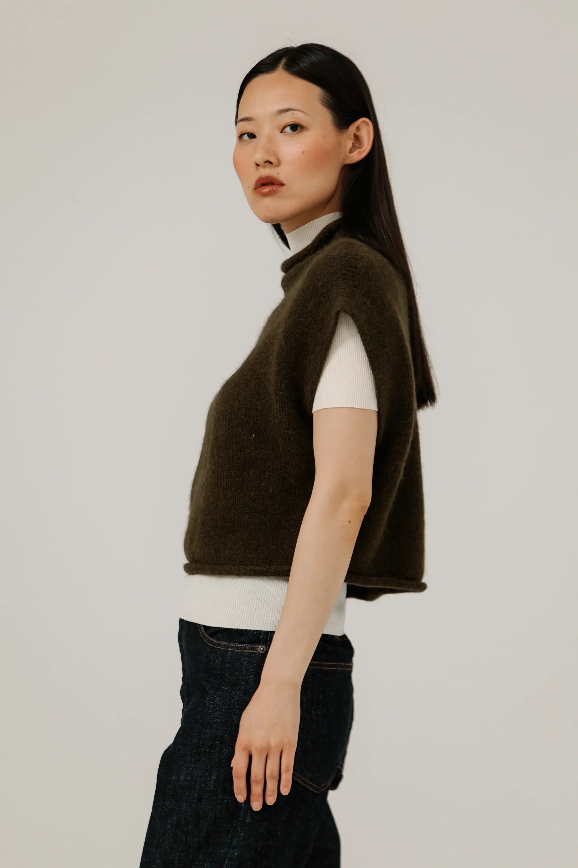 Iris Vest - Dark Olive