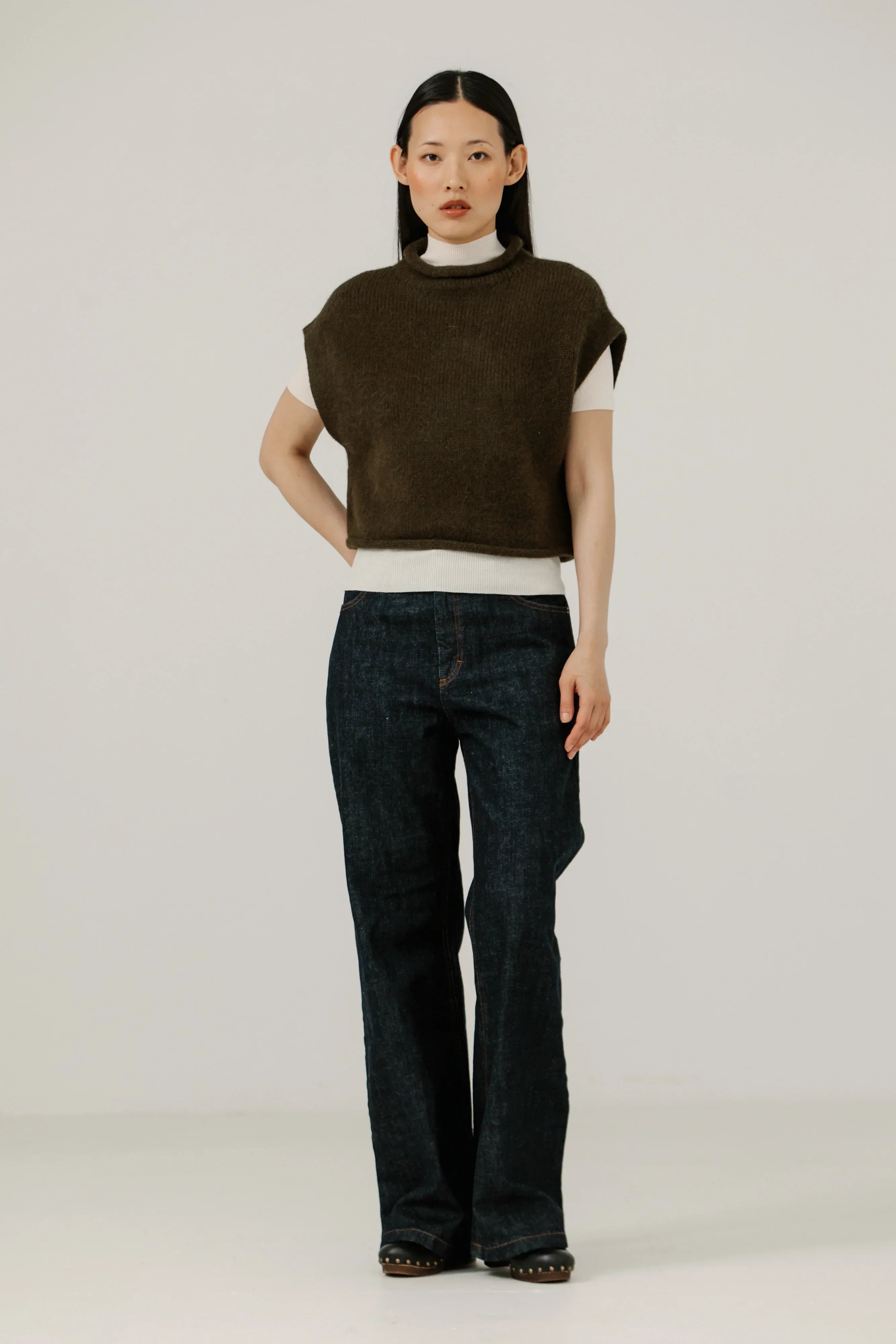 Iris Vest - Dark Olive