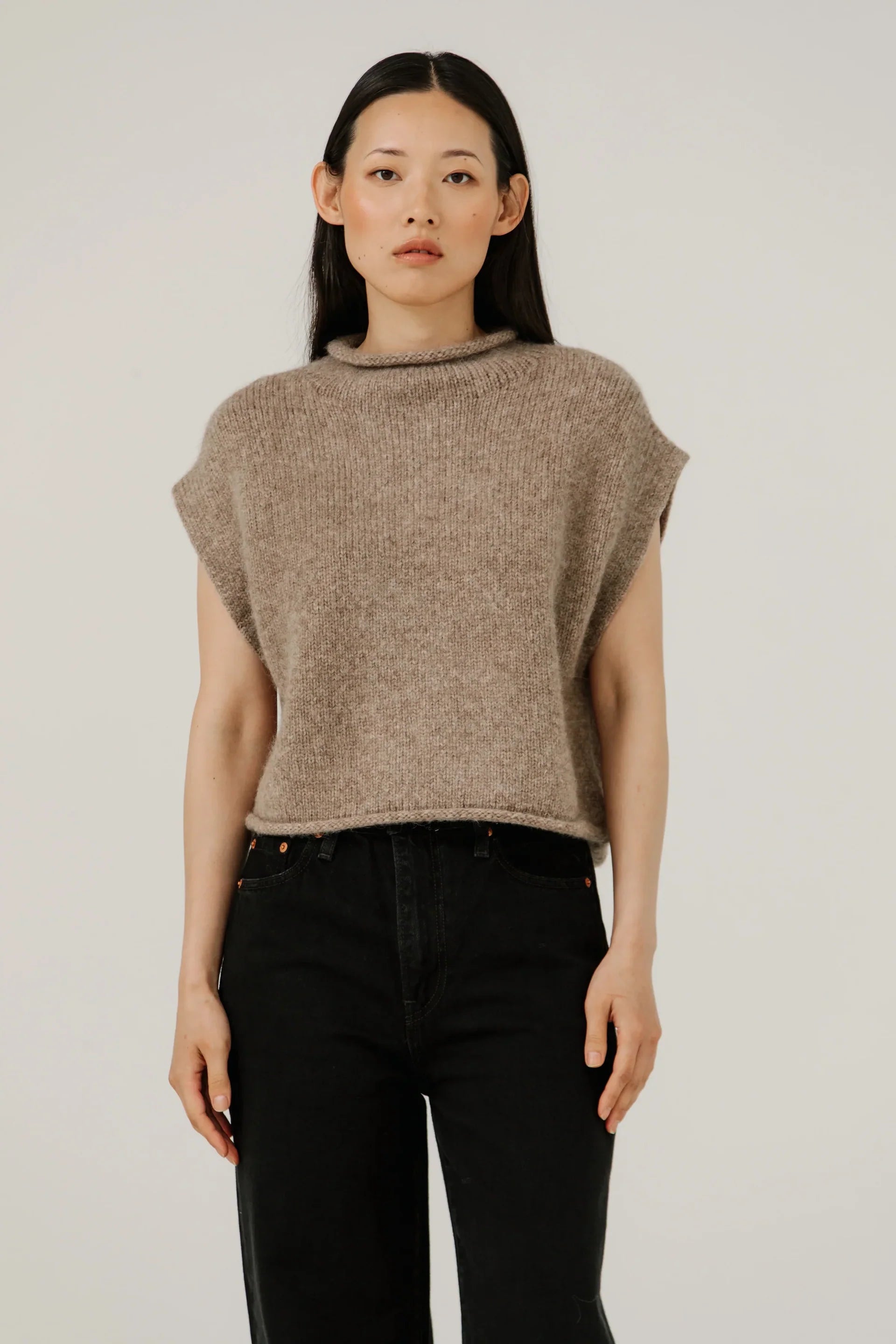 Iris Vest - Dark Fawn
