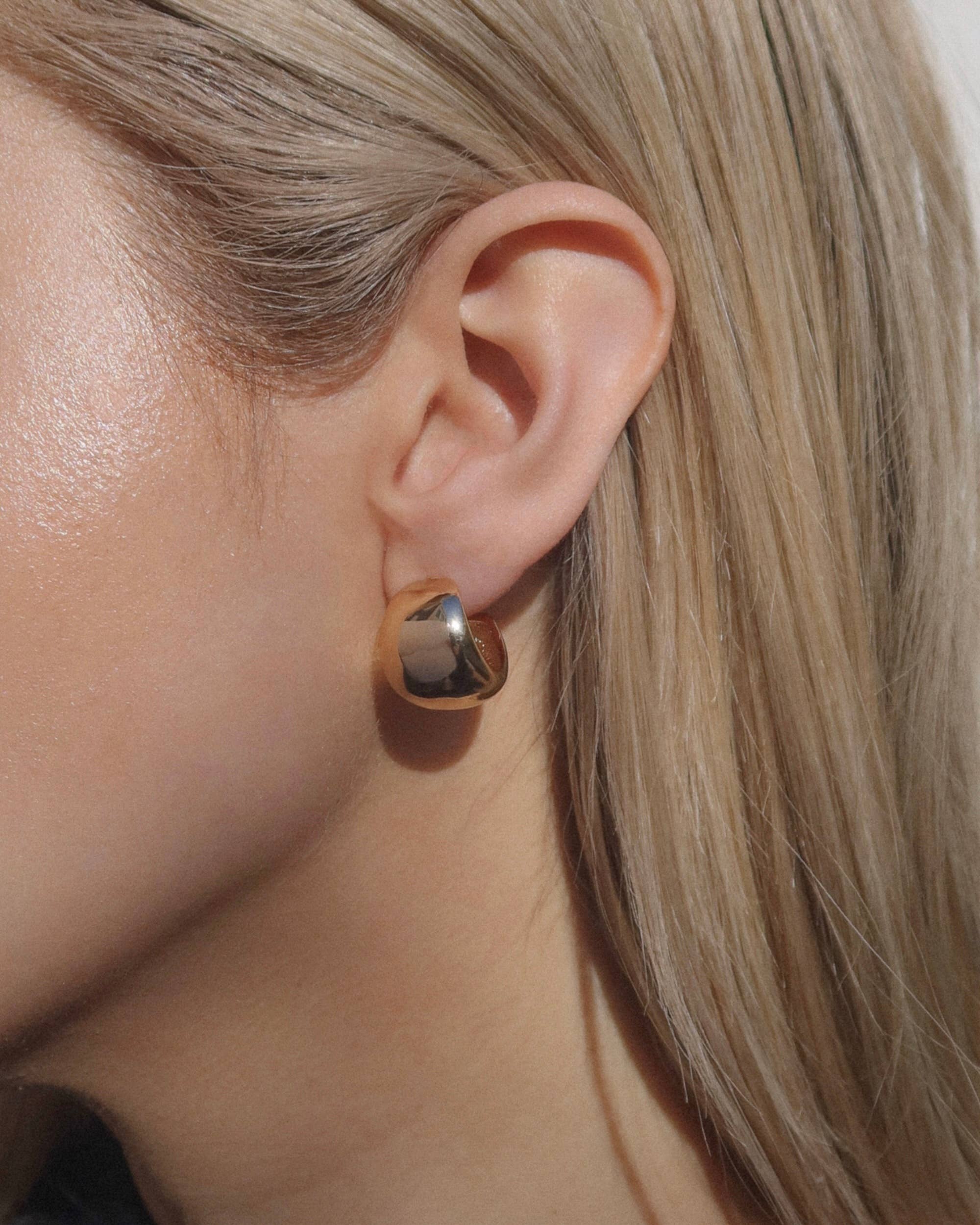 Iris Hoops: Gold plate
